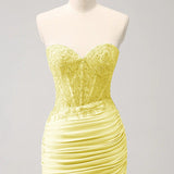 Lilac Strapless Corset Pleated Tight Homecoming Dress with Appliques